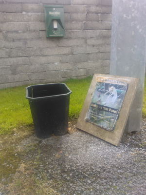 mutt mitts dispenser amenity park