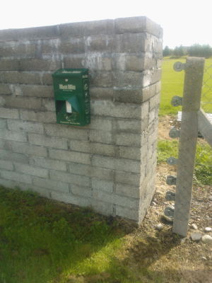 mutt mitts dispenser amenity park