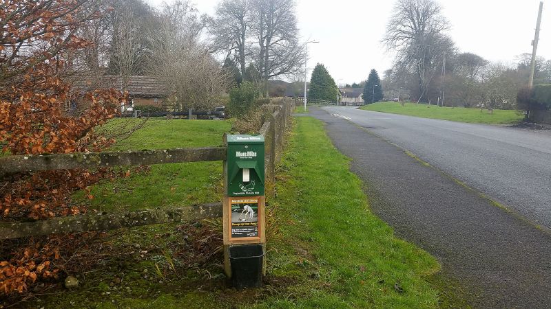 Mutt Mitts dispenser Park road